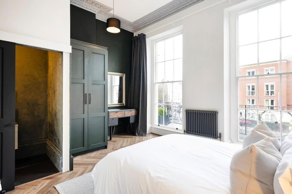 High End Free Parking Wifi Balcony Ensuite Cheltenham Exterior photo