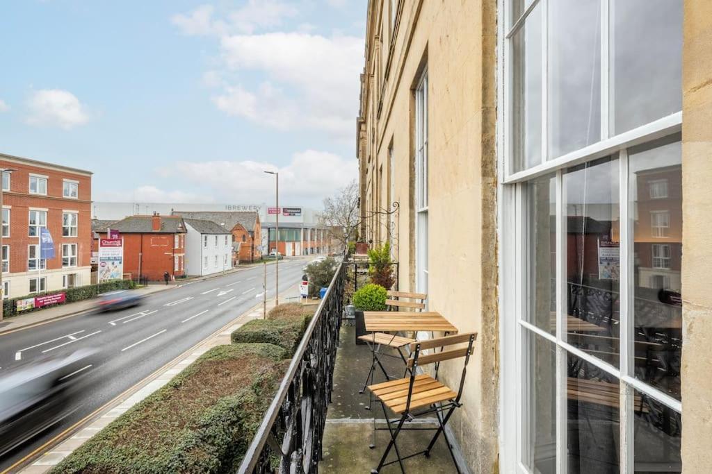 High End Free Parking Wifi Balcony Ensuite Cheltenham Exterior photo