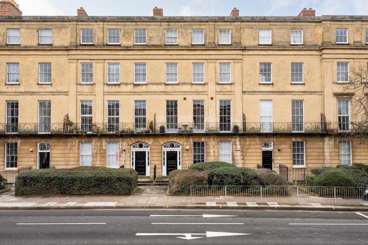 High End Free Parking Wifi Balcony Ensuite Cheltenham Exterior photo