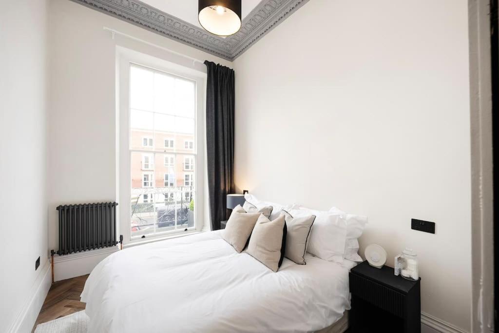 High End Free Parking Wifi Balcony Ensuite Cheltenham Exterior photo